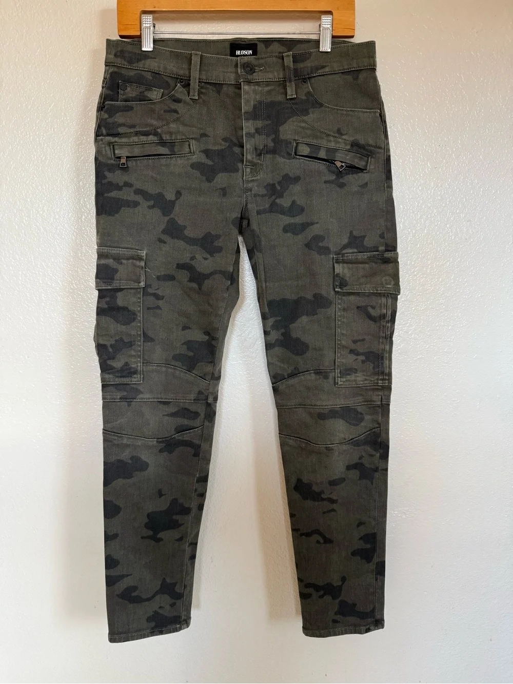 Hudson Colby Ankle Cargo skinny Camouflage Print Jeans Size 30 - Picture 2 of 11